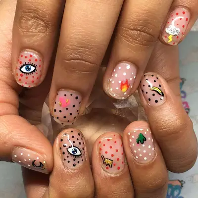 Stickerbook polka dot nails. 