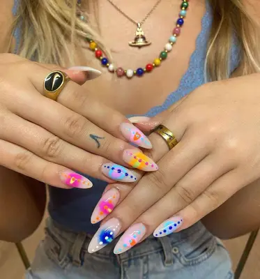 Polka dot aura nails. 