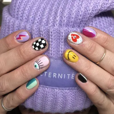 multi graphic manicure