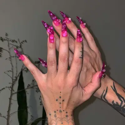 magenta manicure