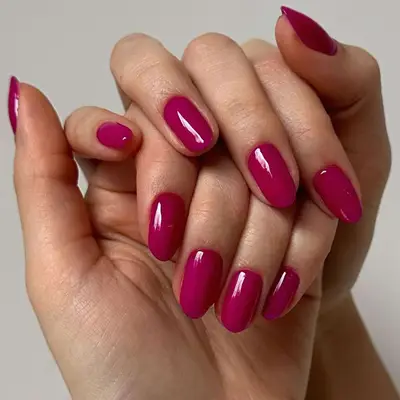 magenta manicure
