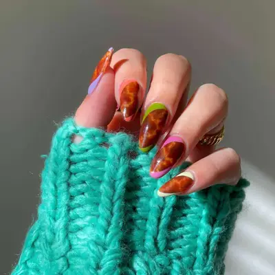 Skittle Swoop Aries Tort Nails - MYM Beauty Aries Season Nail Ideas 