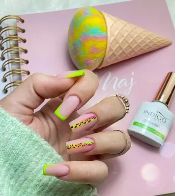 Lisa Frank-inspired mani