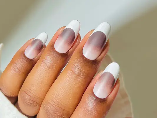 21 idées de manucure française pour novembre qui sont parfaites pour le temps de pull