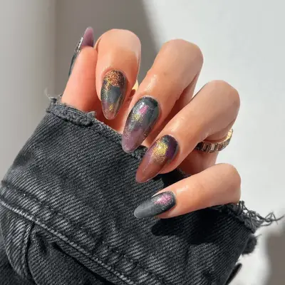 Multi-colored velvet nails
