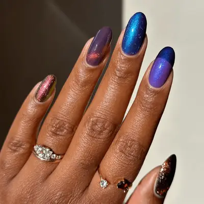 Multi-colored chrome glitter manicure