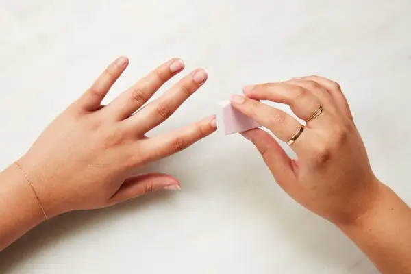 how to apply fake nails