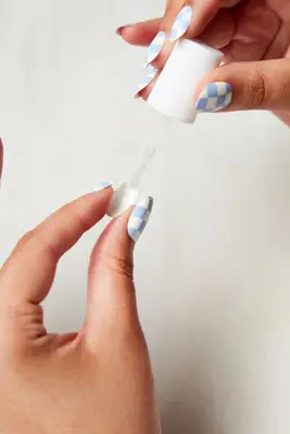how to apply nail glue