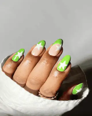 16 Manicures francesas do Dia de São Patrício por vibrações da sorte na ponta dos dedos