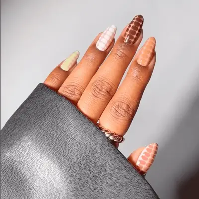 Multi-colored abstract snakeprint nails