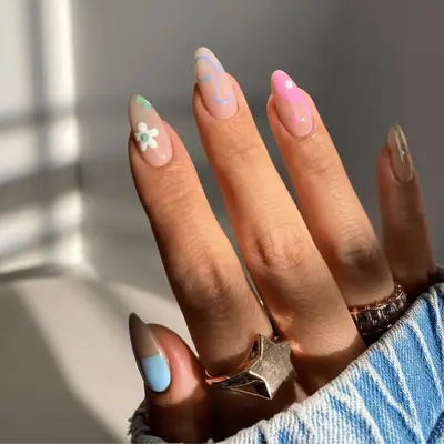 Pastel mismatched nails
