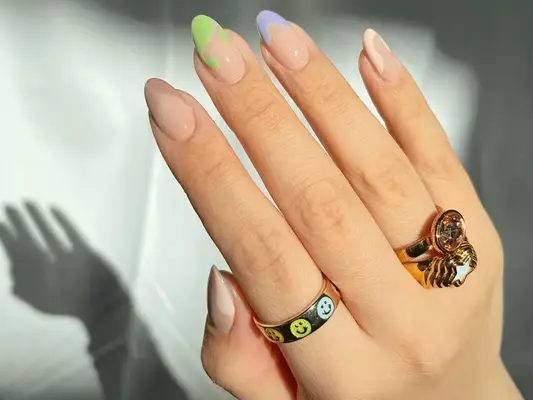 32 Gelnagelideen für den März, die Sie bei Wiederholung tragen möchten