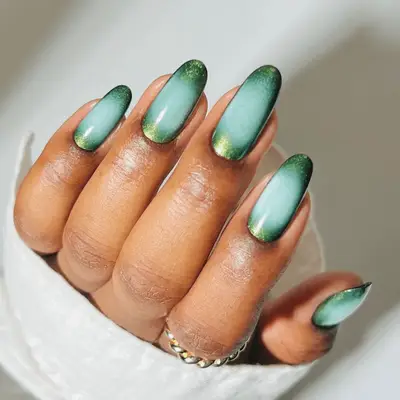 emerald green aura nails