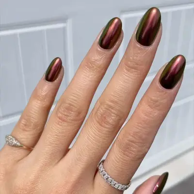 Magical Chrome Nails 