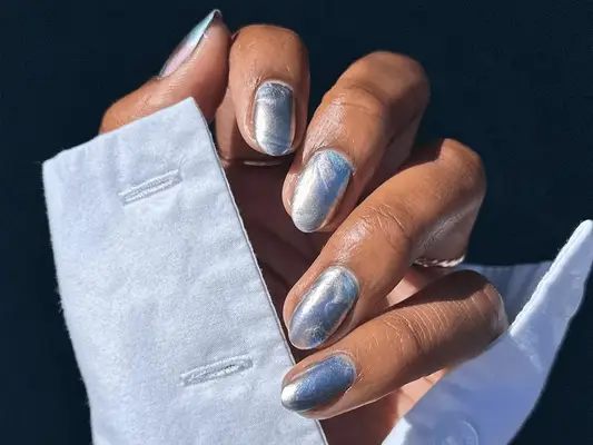 swirly silver chrome nails