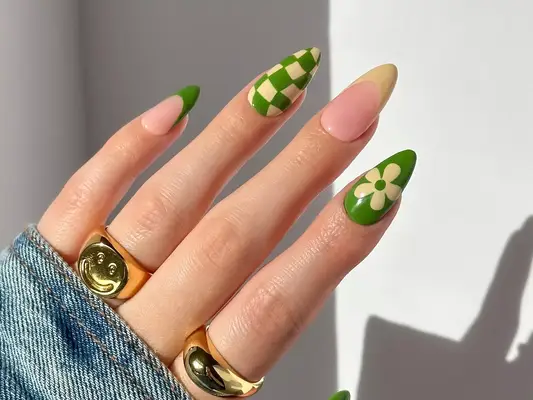 20 pomysłów na zielone paznokcie, od neon bachora po spokojne szałwię