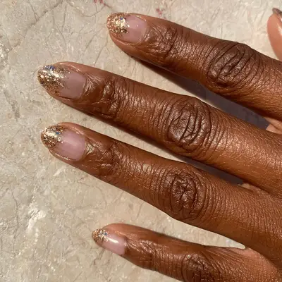 Bronze Glitter OmbrÃ© nails with sparkle on the tips