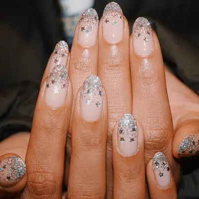 icy ombrÃ© nails manicure