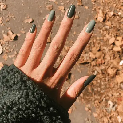 olive ombre gradient nail manicure