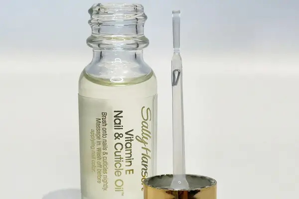 Sally Hansen Vitamin E Nail & Cuticle Oil