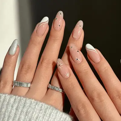 white and silver Christmas nails