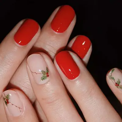Dainty Holly Nails - MYM Beauty Short Christmas Nails