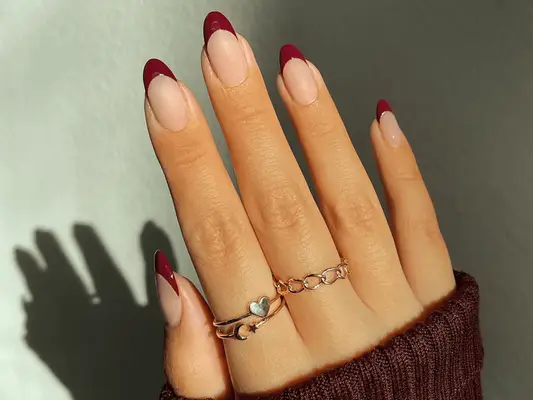 Proč se zvedají mé rozšíření nehtů? Manikuristé vysvětlují, proč se to stane