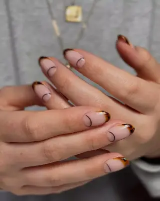 Micro tortoiseshell tips. 