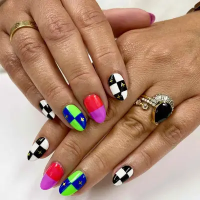 Star-Studded Check nails