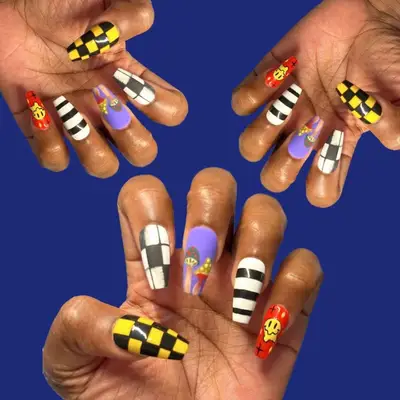 Bumblebee Checkerboard nails