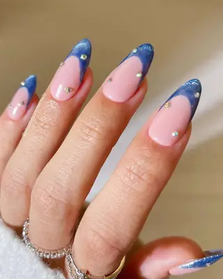 blue velvet French tip nails 