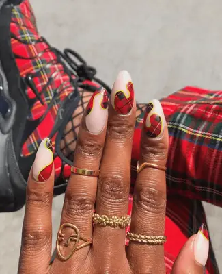 Acrylic nails with line drawings