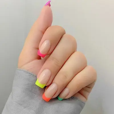 Acrylic nails with neon tips