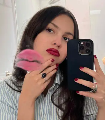 Olivia Rodrigo with matching lips and nails