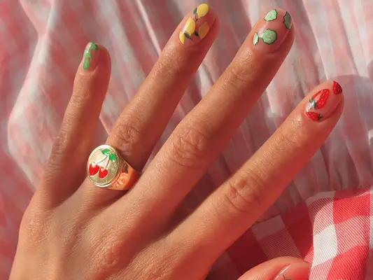 21 Italské nápady na nehty inspirované letem pro život