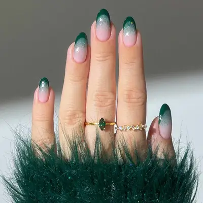 manicure with sparkly ombre green christmas nails