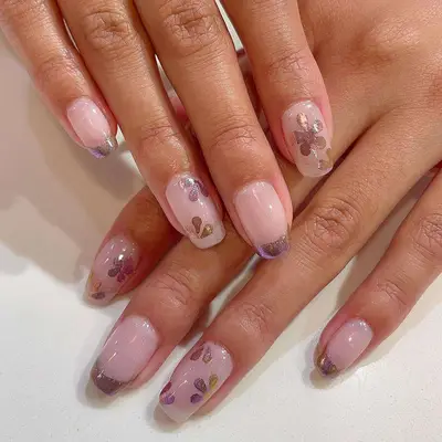 sparkly flower nails