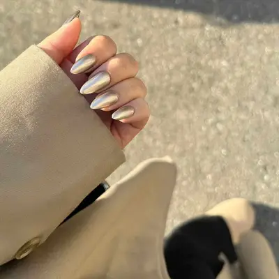 silver chrome manicure