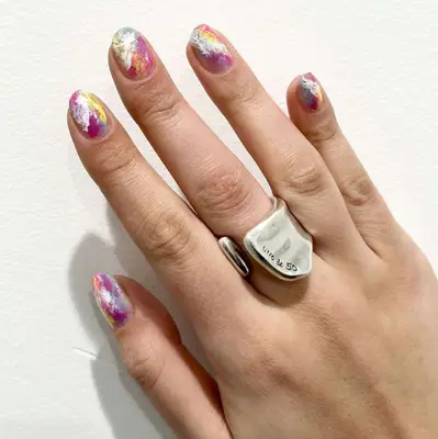 watercolor smeared pastel manicure