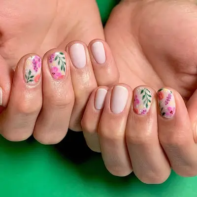 Short floral nails
