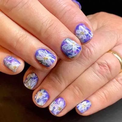 Short floral nails