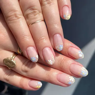Short floral nails