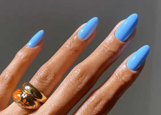 Previsione Mani: gli esperti affermano che questi sono i primi 10 colori per unghie per il maggio 2025