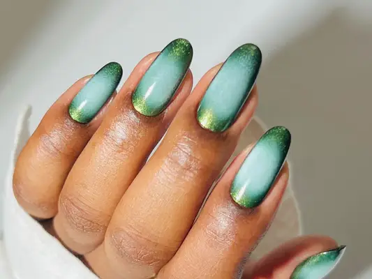 16 ideas de uñas de hoja perenne para un toque de color terroso