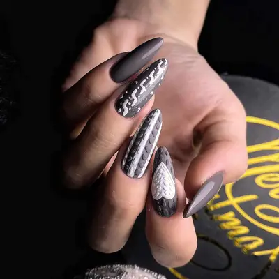 greyscale sweater nails