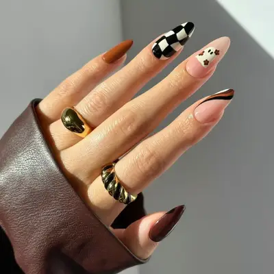 70s-themed ghost manicure.