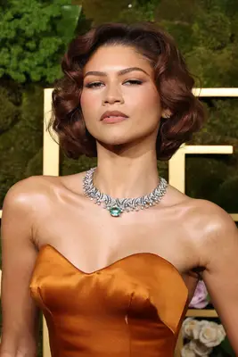 close up of zendaya