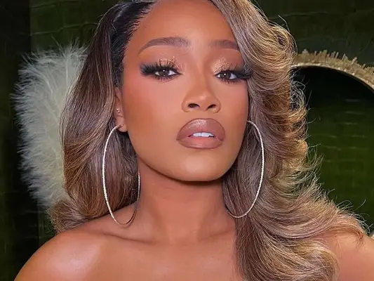 Keke Palmer prøvede bare den blegede øjenbrynstrend