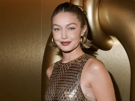 Gigi Hadids Red Rose Nails vil helbrede dine faldblues