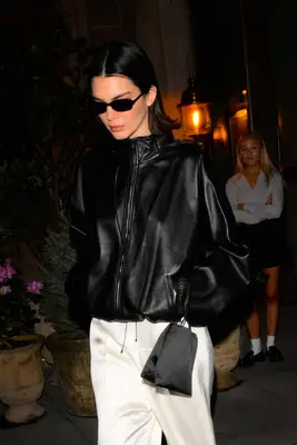 Kendall Jenner shows off her flippy bob in New York.